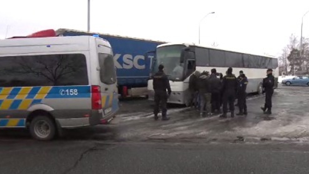 Srbští fanoušci dělali v Česku bordel - 3