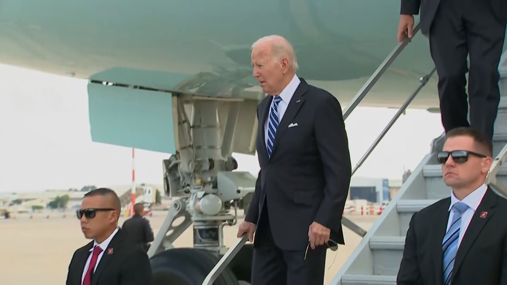Joe Biden přiletěl do Izraele