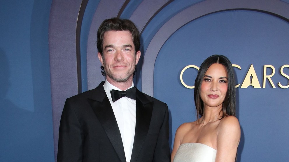 Olivia Munnová a John Mulaney, 9. 1. 2024 Governors Awards