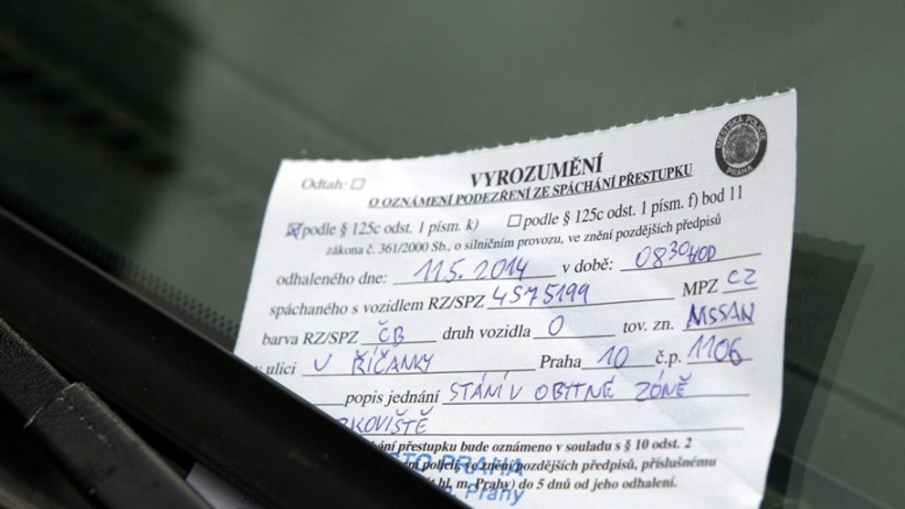 Pokuta pro Rychtáře a svíčky před domem Ivety Bartošové - 4