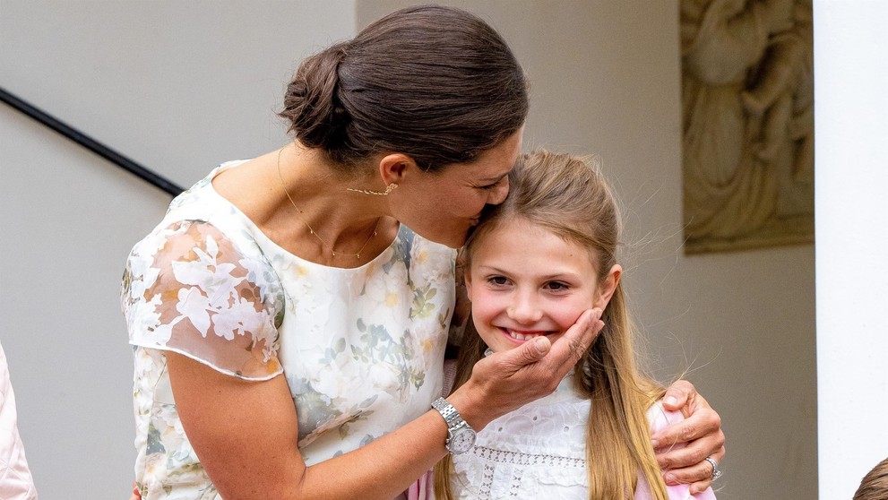 Korunní princezna Viktorie a její dcera princezna Estelle (12)
