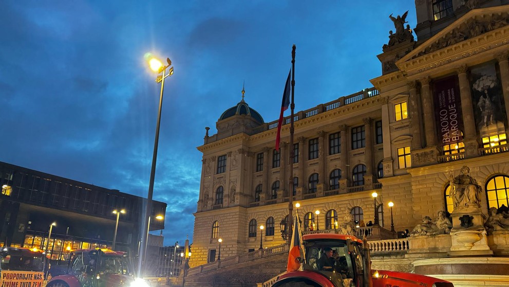 Stovky traktorů obsadily Prahu (13)