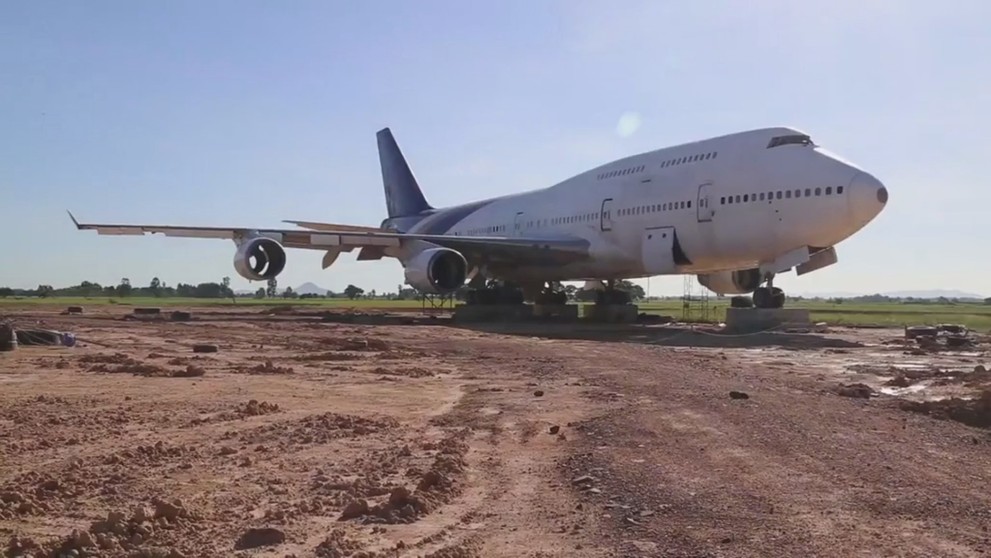 Boeing 747 na zahradě - 6