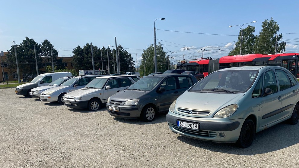 Aukce autovraků v Českých Budějovicích (1)