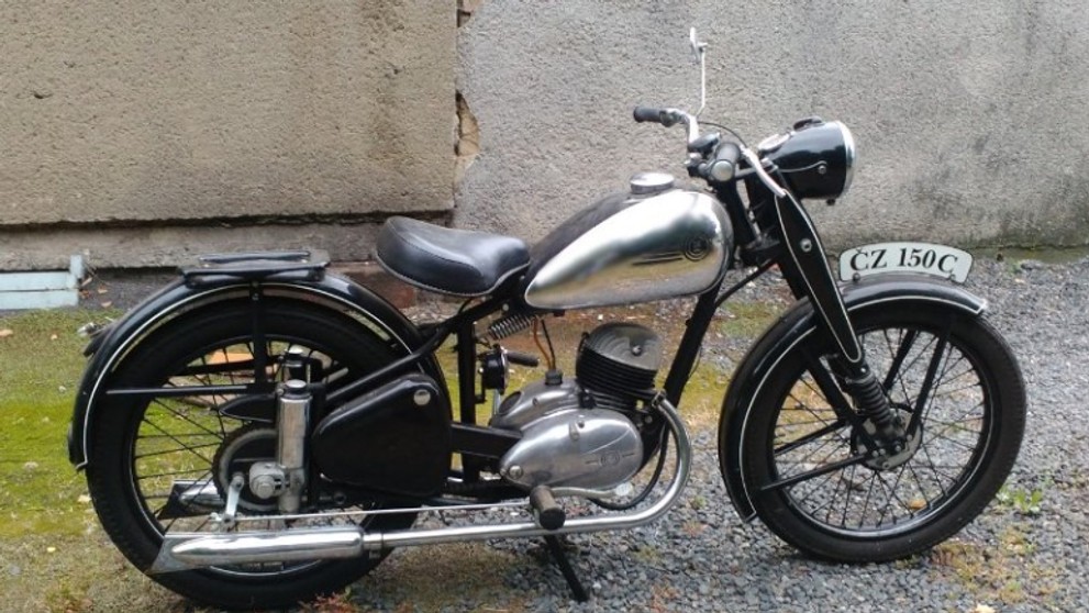 Pátrání po dvou motocyklech, vyrobených v letech 1946 a 1951 - 3