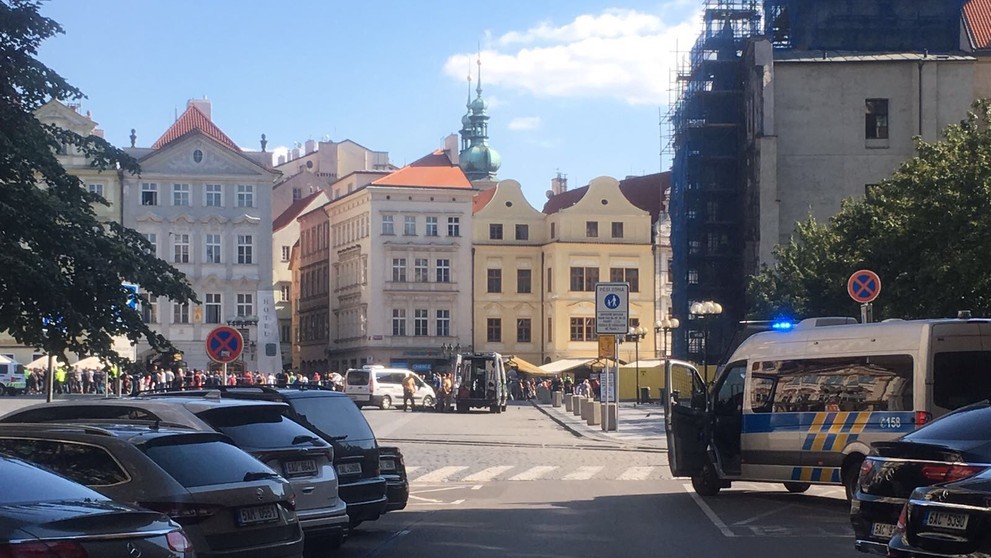 Policejní poplach na Staroměstském náměstí