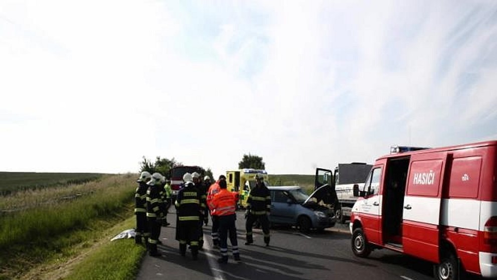 Mladá řidička zemřela na Kutnohorsku po srážce s náklaďákem