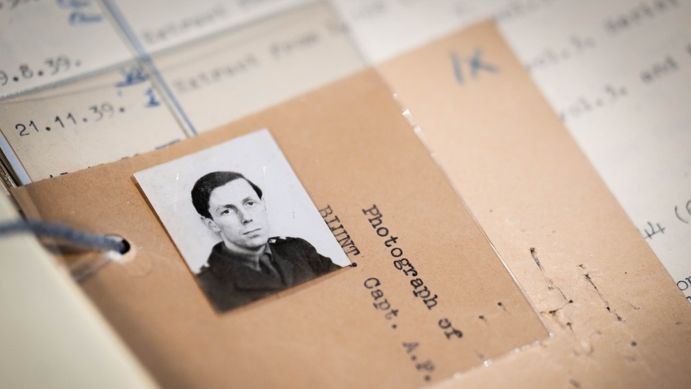 Nově zveřejněné dokumenty odhalují minulost v královské rodině (4)