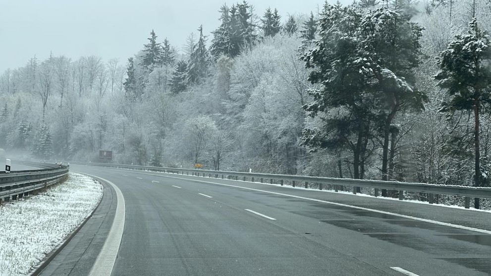 Zasněžená dálnice D1 (5)