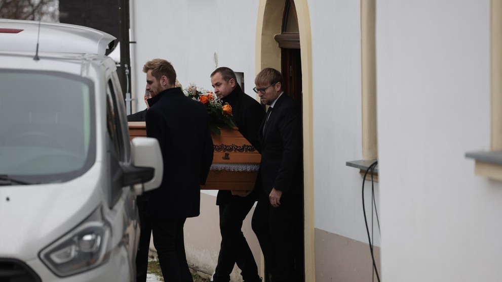 Pohřeb Jiřího Vondry (2)