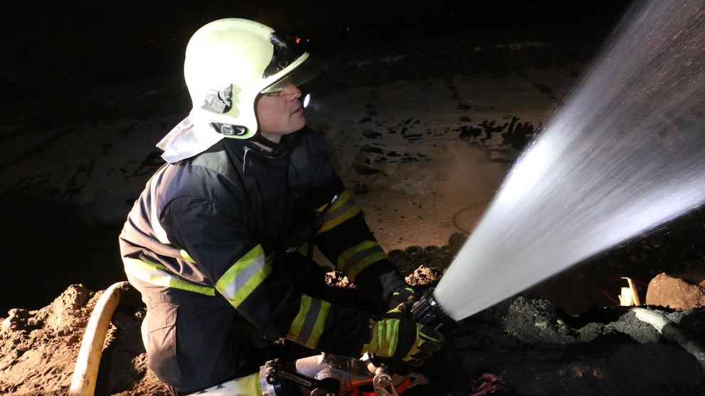Požár skládky u Lipníku nad Bečvou - 18