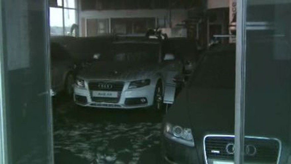 Požár autosalonu