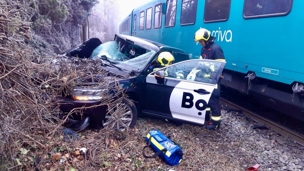 Srážka vlaku s automobilem (1)