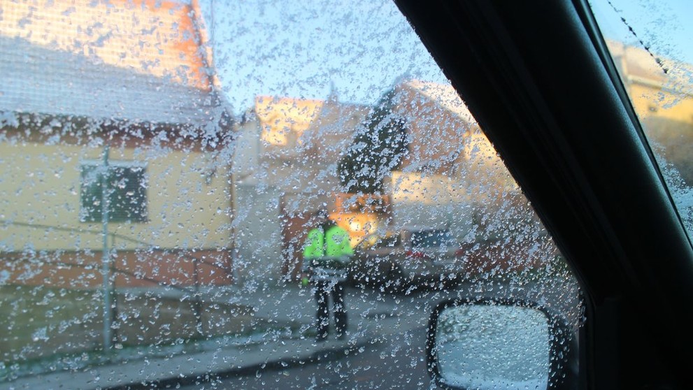 Auto se zašpiněným sklem - 2