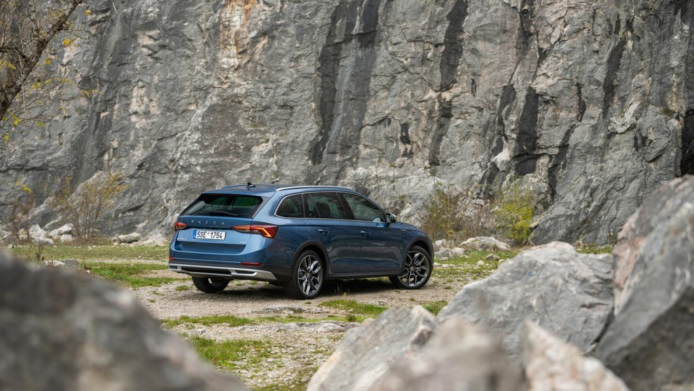 Škoda Octavia ve verzích RS a Scout - 88