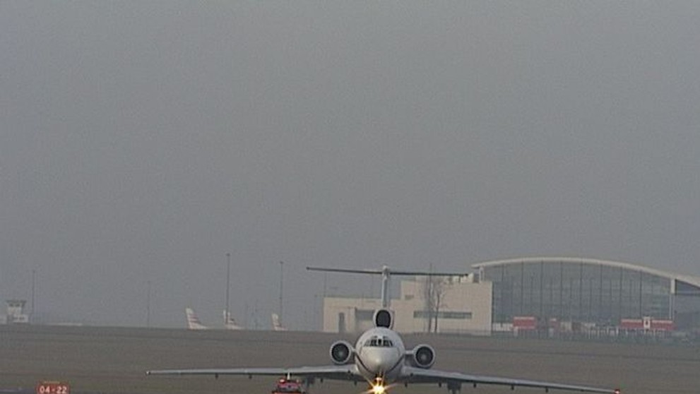 Armádní letadlo Tu-154 s českou armádní posádkou přistálo dnes dopoledne v Praze. 
