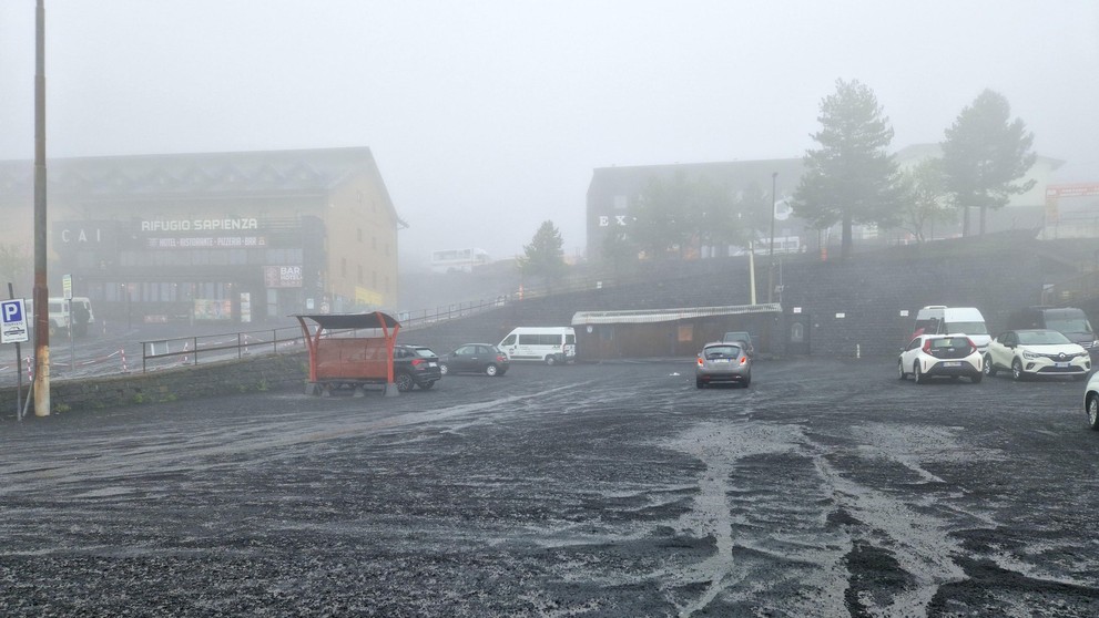 Sopka Etna na Sicílii vybuchla, 21. května 2023 (1)
