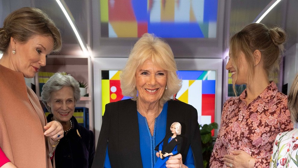Královna Camilla má svou panenku Barbie