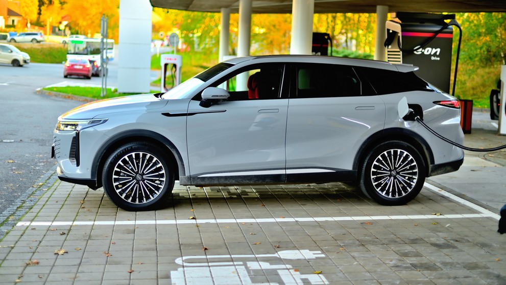 SUV Omoda 9 SHS překonalo český rekord