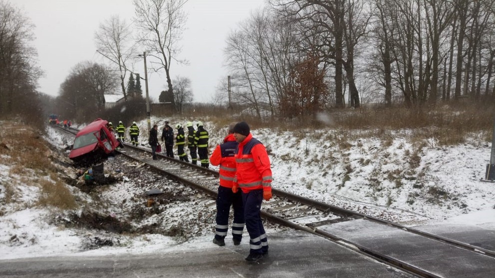Nehoda na železničním přejezdu u Hluboké nad Vltavou - 2