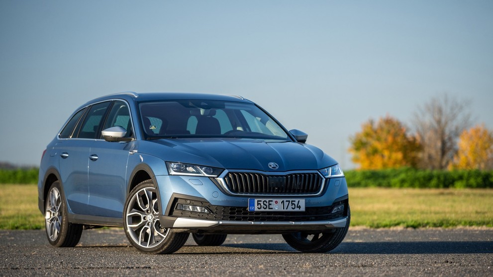 Škoda Octavia ve verzích RS a Scout - 86