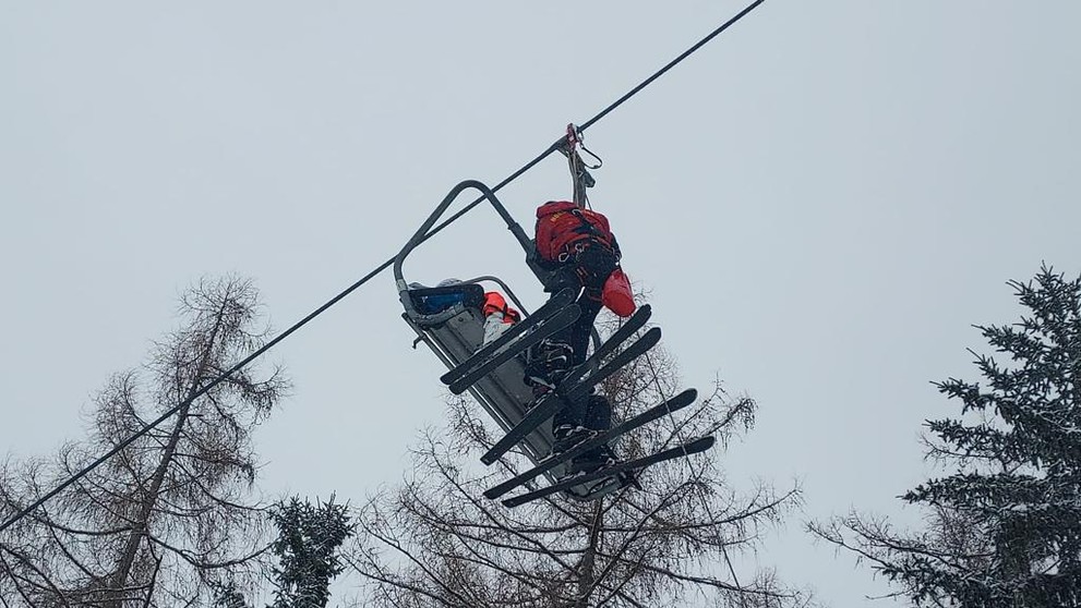Záchrana lidí z lanovky