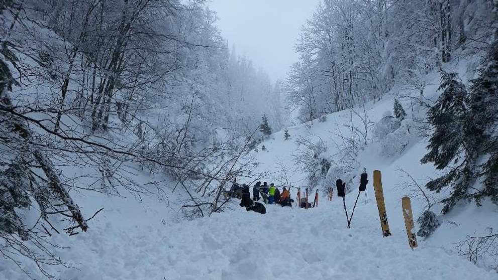 Smrtelná nehoda skialpinistů po pádu laviny na Slovensku - 1