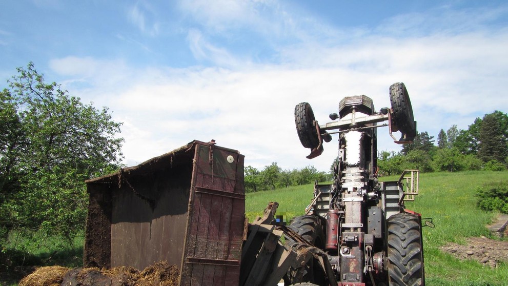 Převrácený traktor - 3