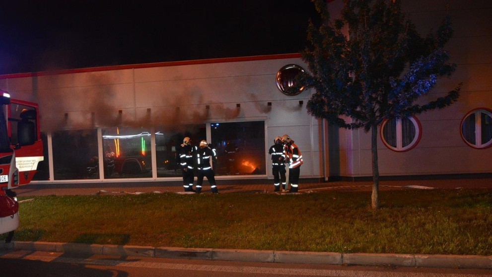 Požár autosalonu v Mladé Boleslavi - 10