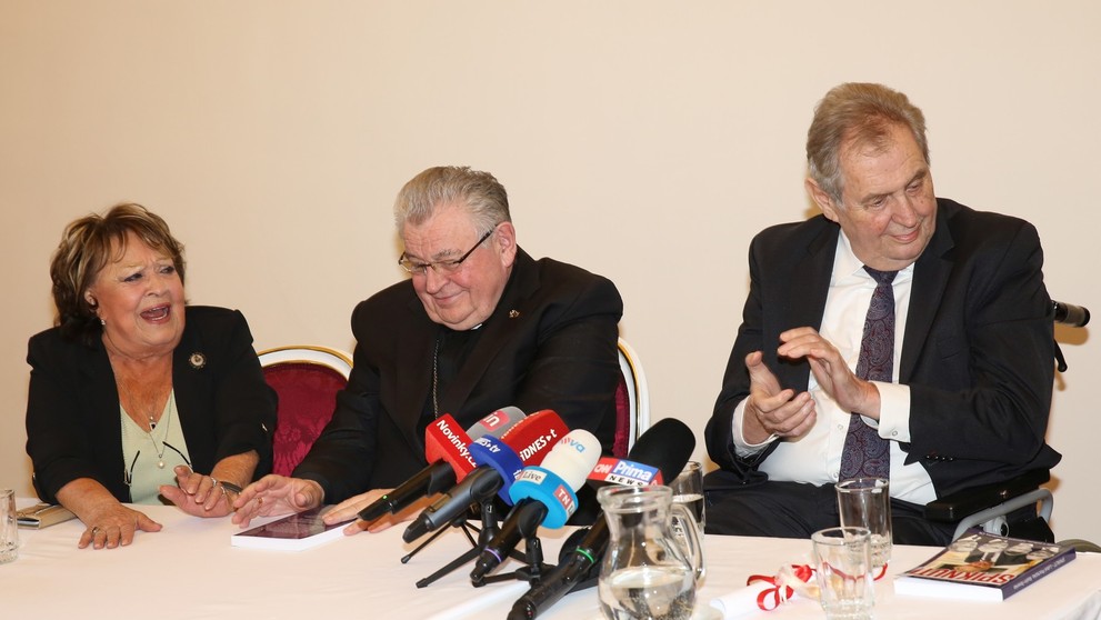 Jiřina Bohdalová, Dominik Duka a Miloš Zeman, 16. 4. 2024
