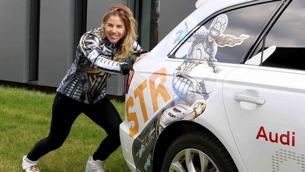 Ester a její Audi A6 Avant