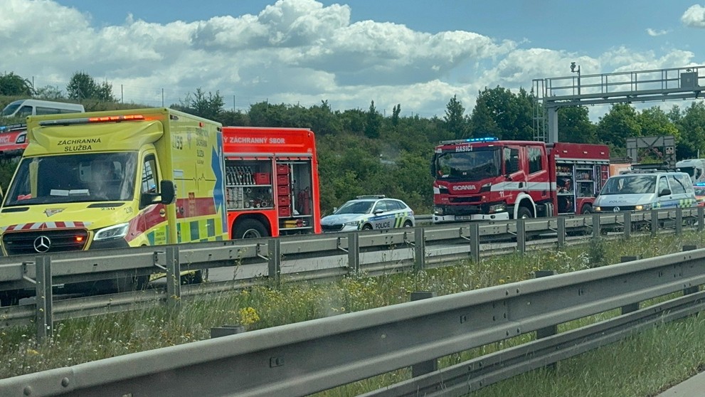 Dopravní nehoda na Pražském okruhu (5)