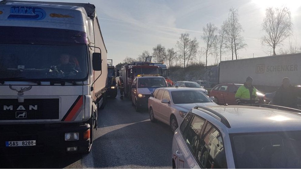 Hromadná nehoda na D11