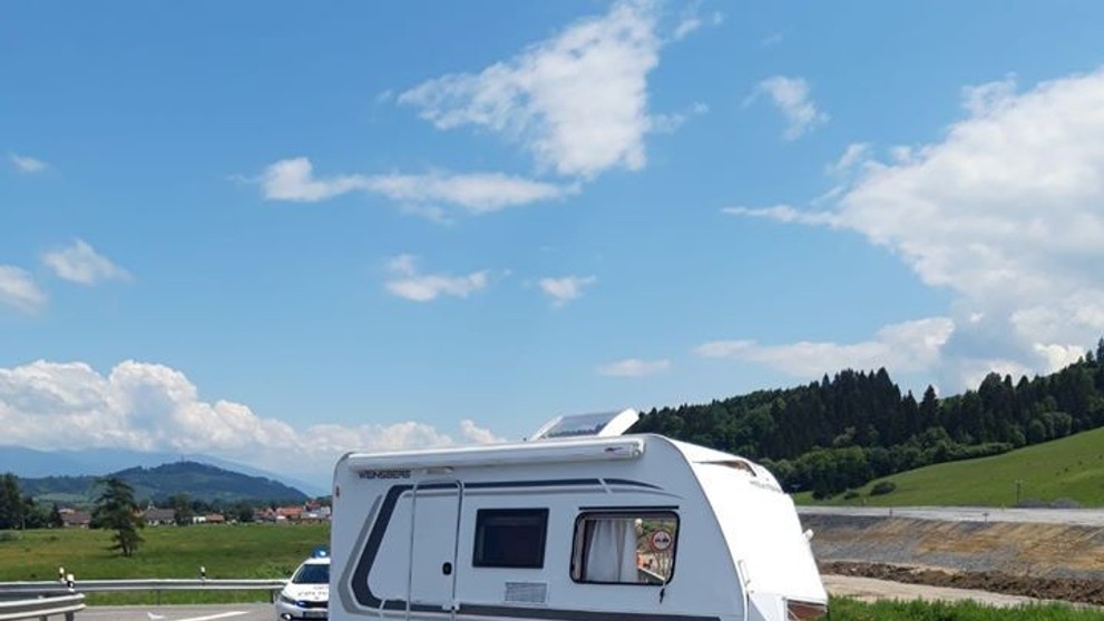 Nehoda karavanu a dodávky na Slovensku - 3