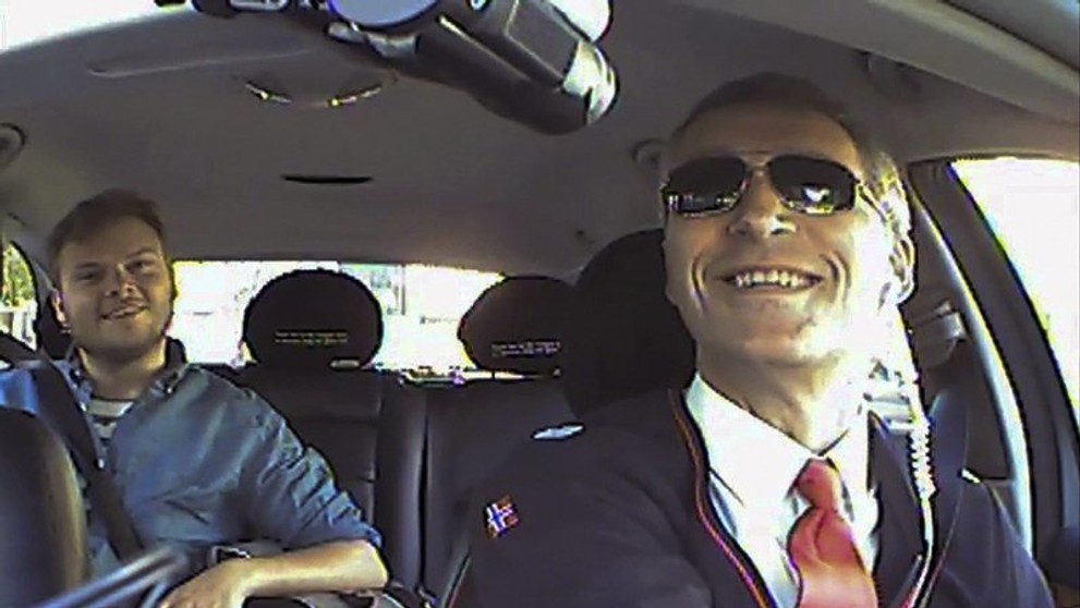 Premiér Stoltenberg jako taxikář - 1