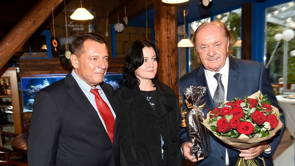 Jiří Paroubek s přítelkyní na oslavě 73. narozenin Františka Janečka - 3