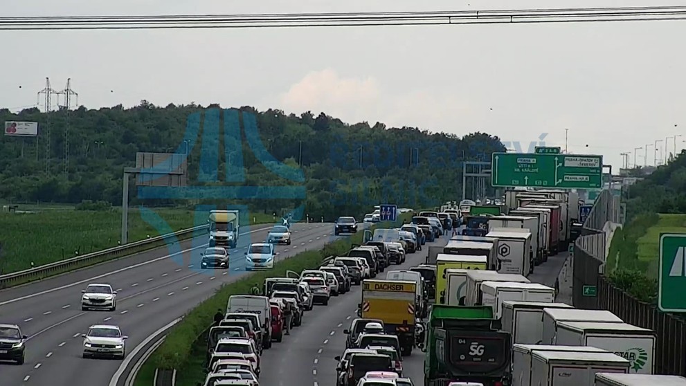 Vážná dopravní nehoda na D1 u Újezdu u Průhonic (3)