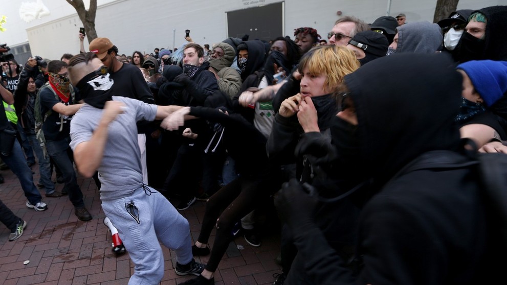 Bitka při protestech v Berkeley