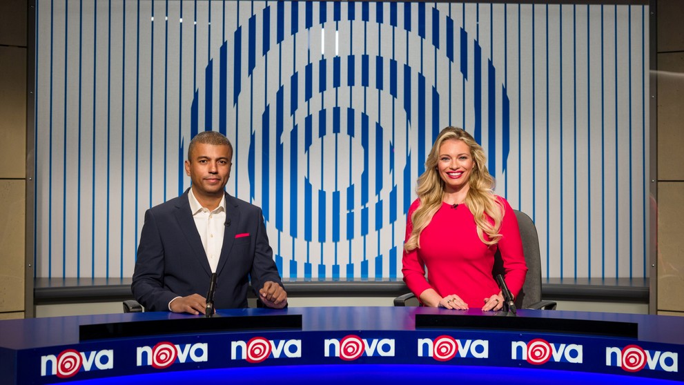 Moderátoři Lucie Borhyová a Rey Koranteng