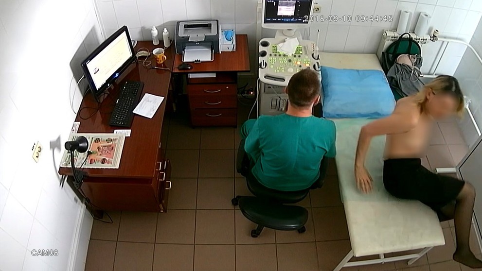 Ukrajinský gynekolog přišel o licenci kvůli úniků videí na porno stránky - 2