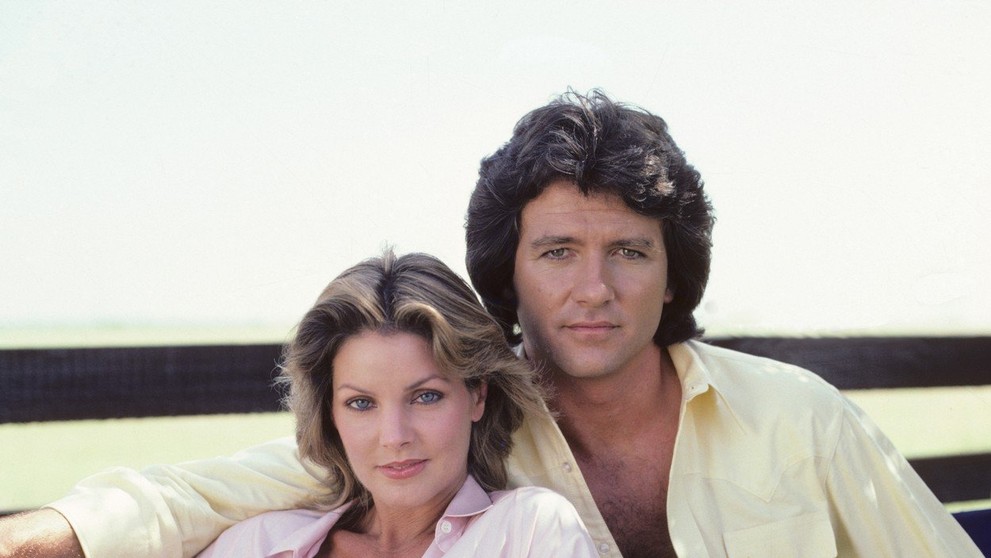 Priscilla Presley s Patrickem Duffym v seriálu Dallas