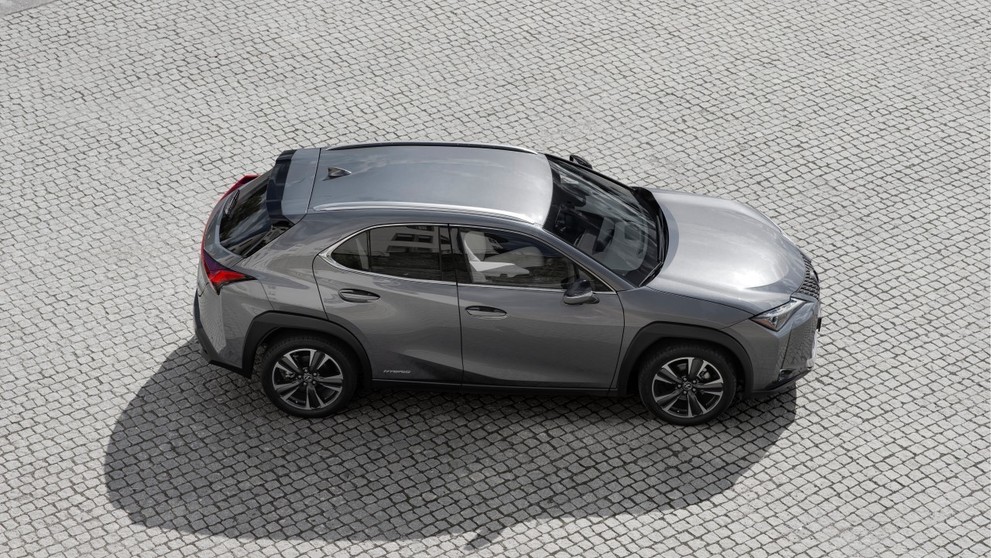 Hybridní crossover Lexus UX 250h - 10