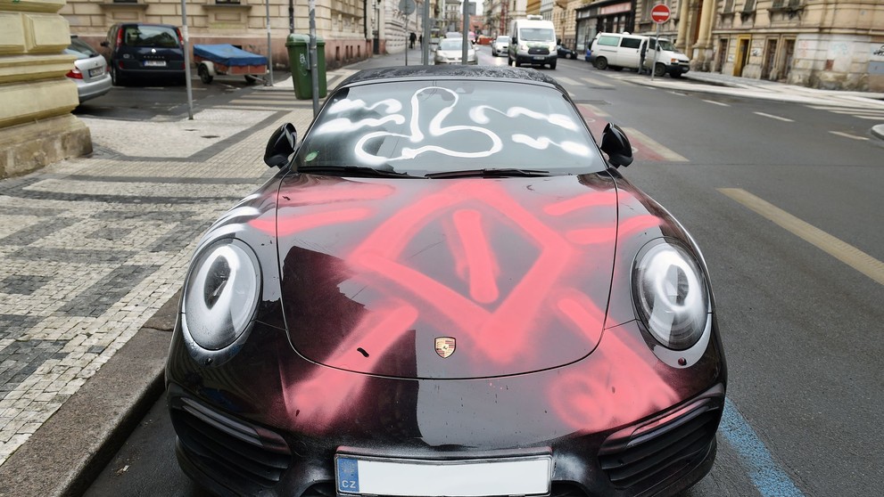 Posprejované Porsche - 2