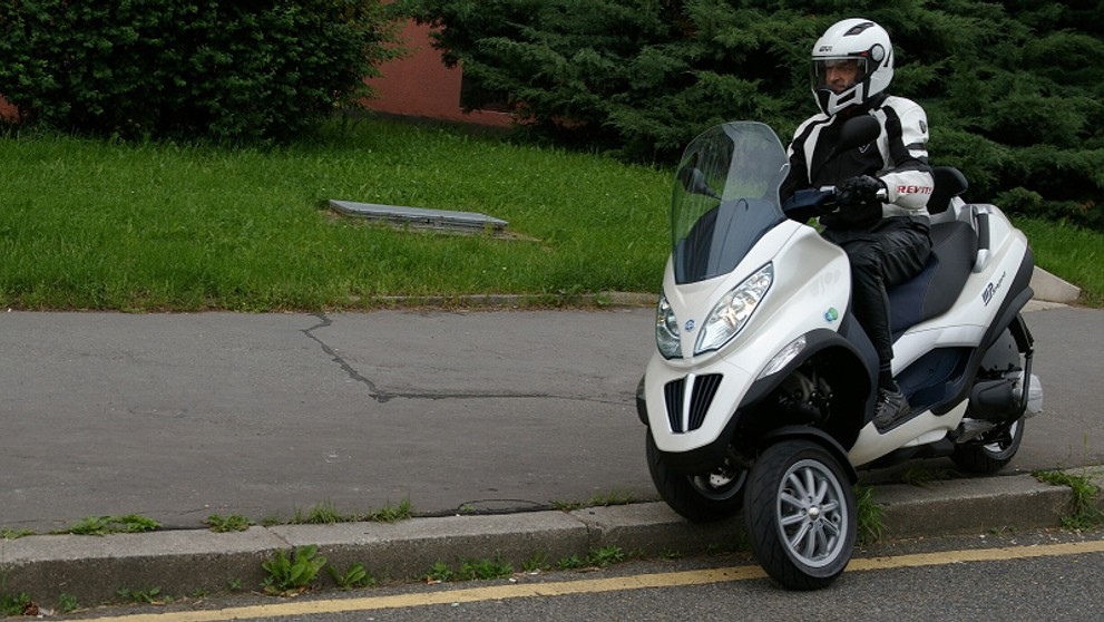 Piaggio MP3 Hybrid - 9