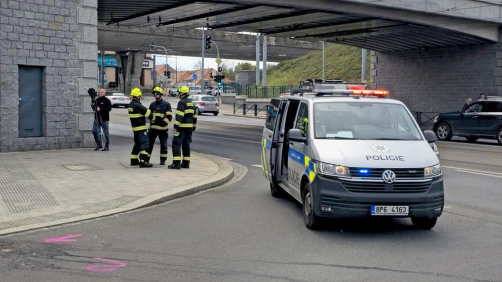 Autobus srazil ženu a přejel jí obě nohy (2)