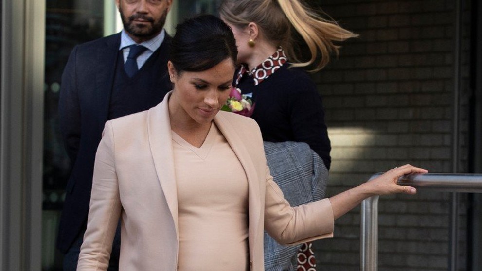 Meghan Markle u londýnského Národního divadla