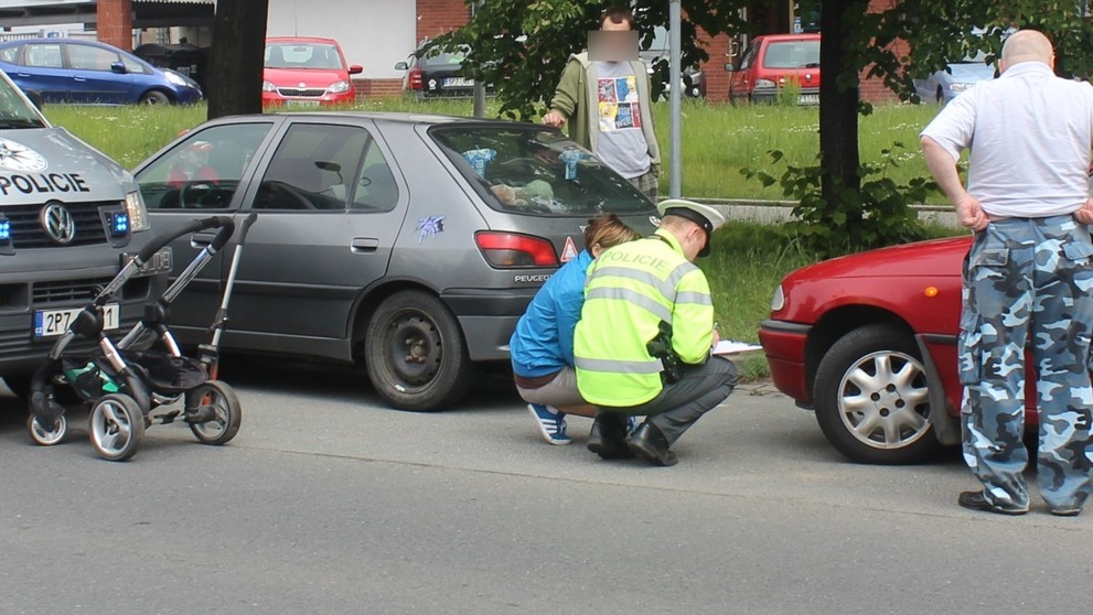 Sražená žena s kočárkem - 2