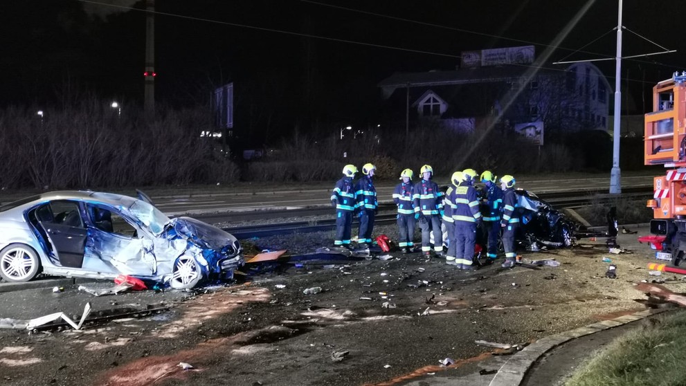 Nehoda na Černokostelecké ulici v Praze
