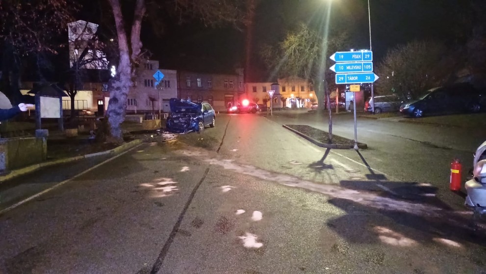 Řidič usedl za volant pod vlivem alkoholu, ve voze měl i děti (2)