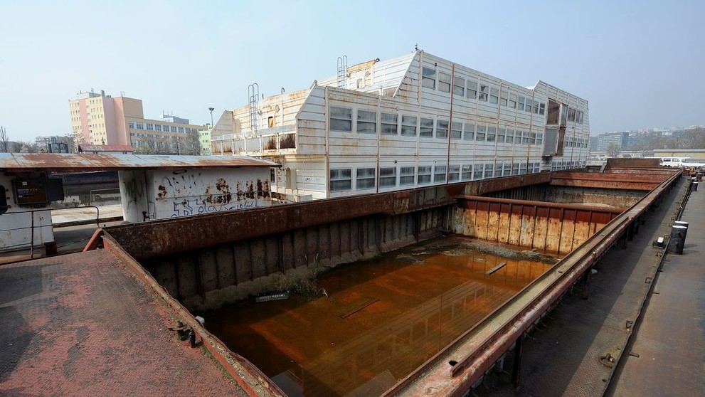 Opuštěný botel v pražské Libni - 8